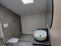 0198a0f3-bf37-4610-99e5-2ffe70a521c2.jpg