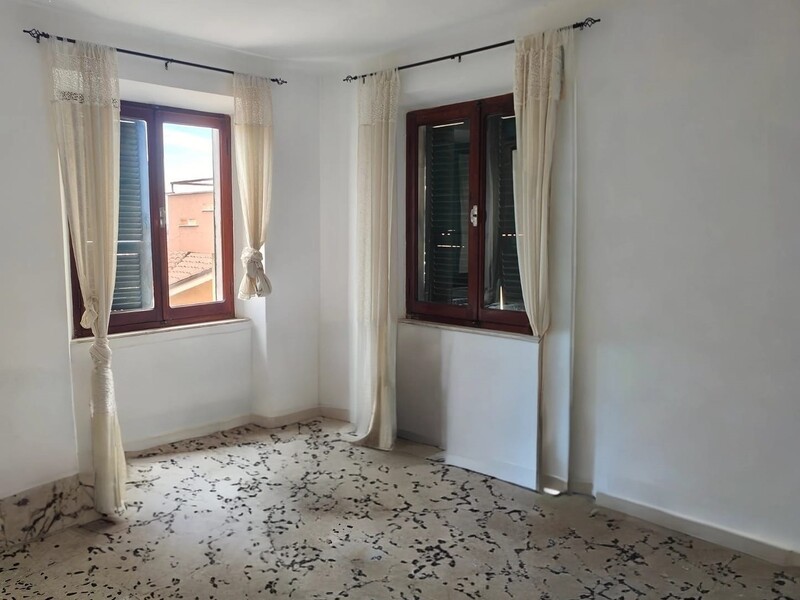 Soggiorno senza divano.jpeg