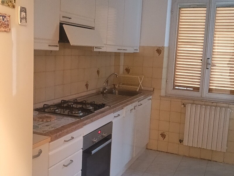 CUCINA CON BALCONCINO.jpg